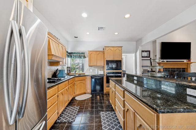 905 N Butternut Avenue N, Broken Arrow, OK 74012