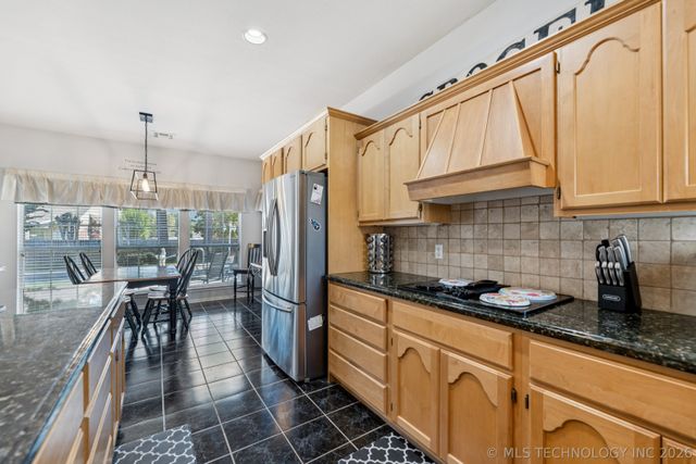 905 N Butternut Avenue N, Broken Arrow, OK 74012