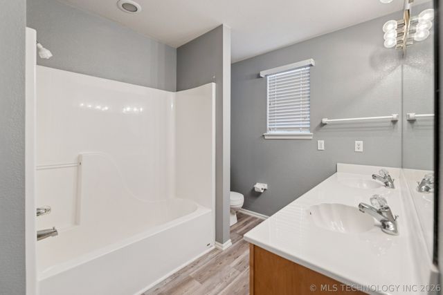 905 N Butternut Avenue N, Broken Arrow, OK 74012