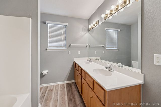 905 N Butternut Avenue N, Broken Arrow, OK 74012