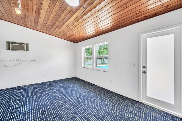 12525 SW 68th Ct, Pinecrest, FL 33156
