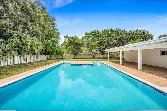 12525 SW 68th Ct, Pinecrest, FL 33156