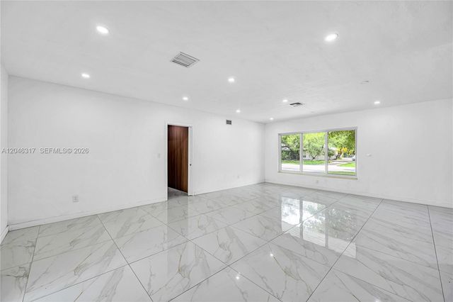12525 SW 68th Ct, Pinecrest, FL 33156