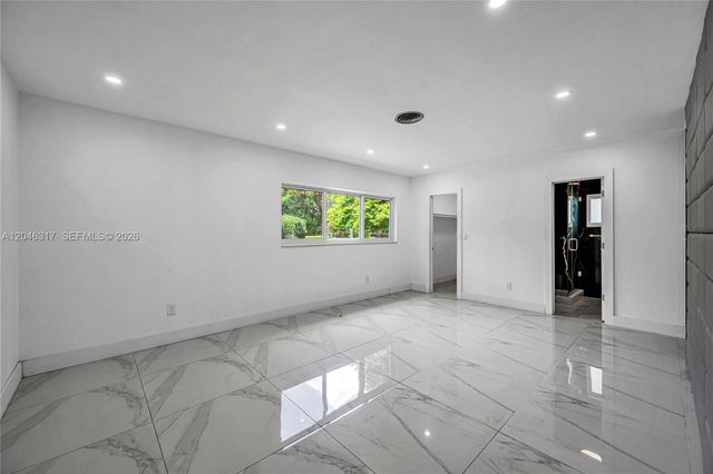 12525 SW 68th Ct, Pinecrest, FL 33156