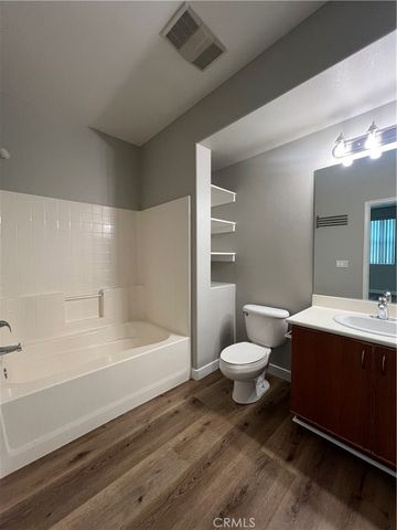 855 Francesca 103, Walnut, CA 91789