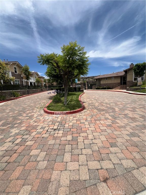 855 Francesca 103, Walnut, CA 91789