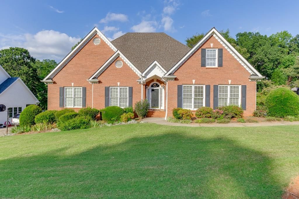 5931 Legend Court, Hoschton, GA 30548