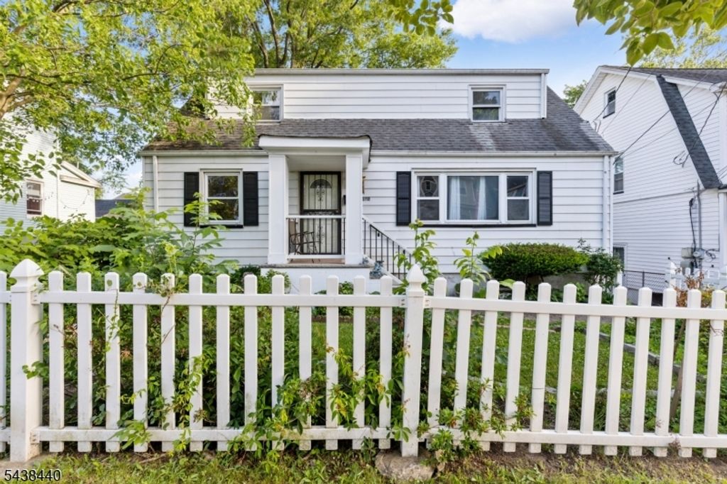 102 Hobson St, Bloomfield Twp., NJ 07003