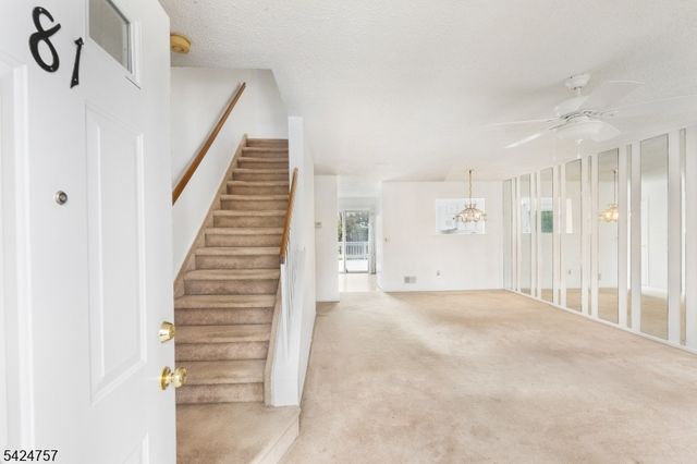 81 Woodland Dr, Roselle Boro, NJ 07203