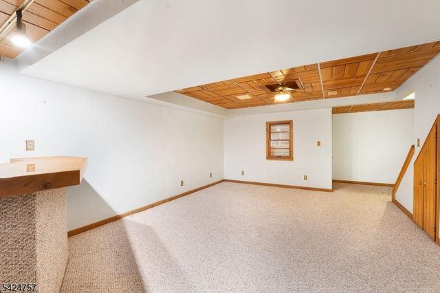 81 Woodland Dr, Roselle Boro, NJ 07203