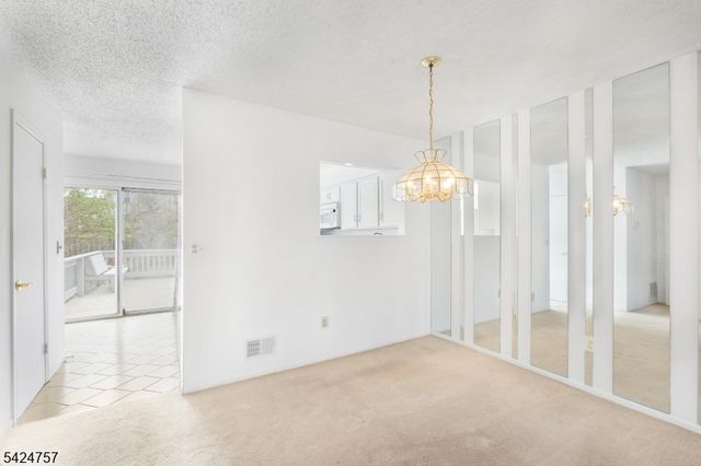 81 Woodland Dr, Roselle Boro, NJ 07203