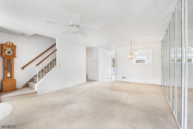 81 Woodland Dr, Roselle Boro, NJ 07203