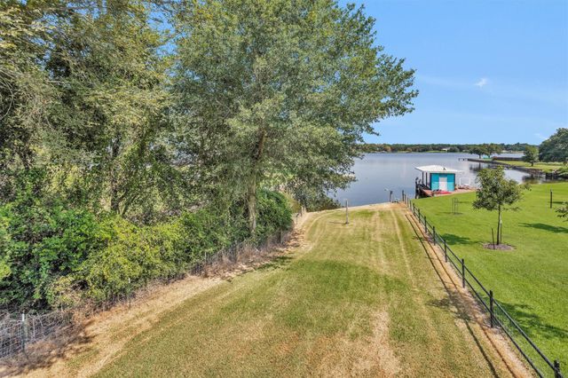 6035 County Road 374, Marquez, TX 77865