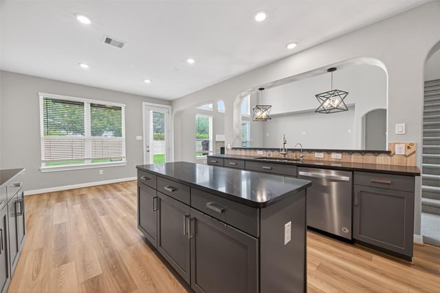 2011 Creekside Park Drive, Pearland, TX 77089