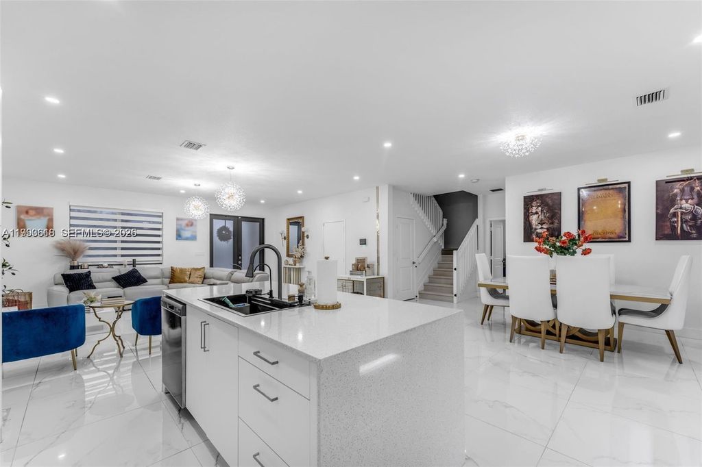 Image 11 of property listing at 22712 SW 129th Ave, Miami, FL 33170