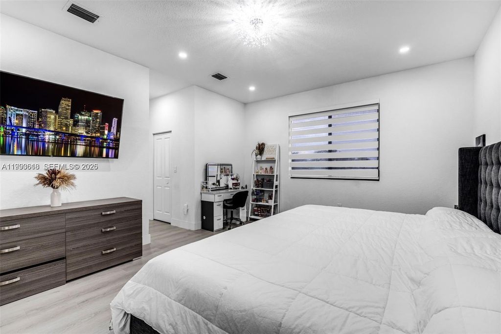 Image 20 of property listing at 22712 SW 129th Ave, Miami, FL 33170