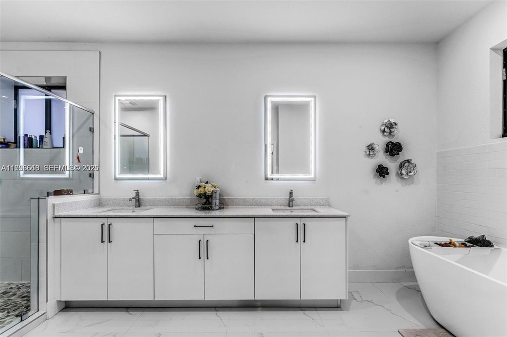 Image 22 of property listing at 22712 SW 129th Ave, Miami, FL 33170