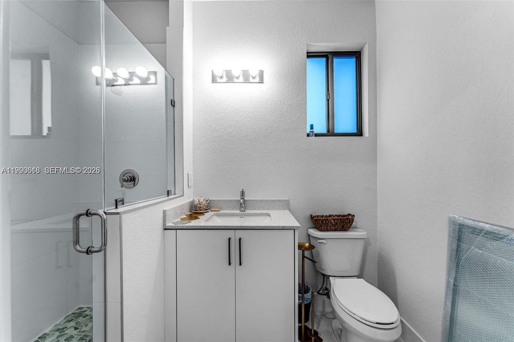 Image 33 of property listing at 22712 SW 129th Ave, Miami, FL 33170