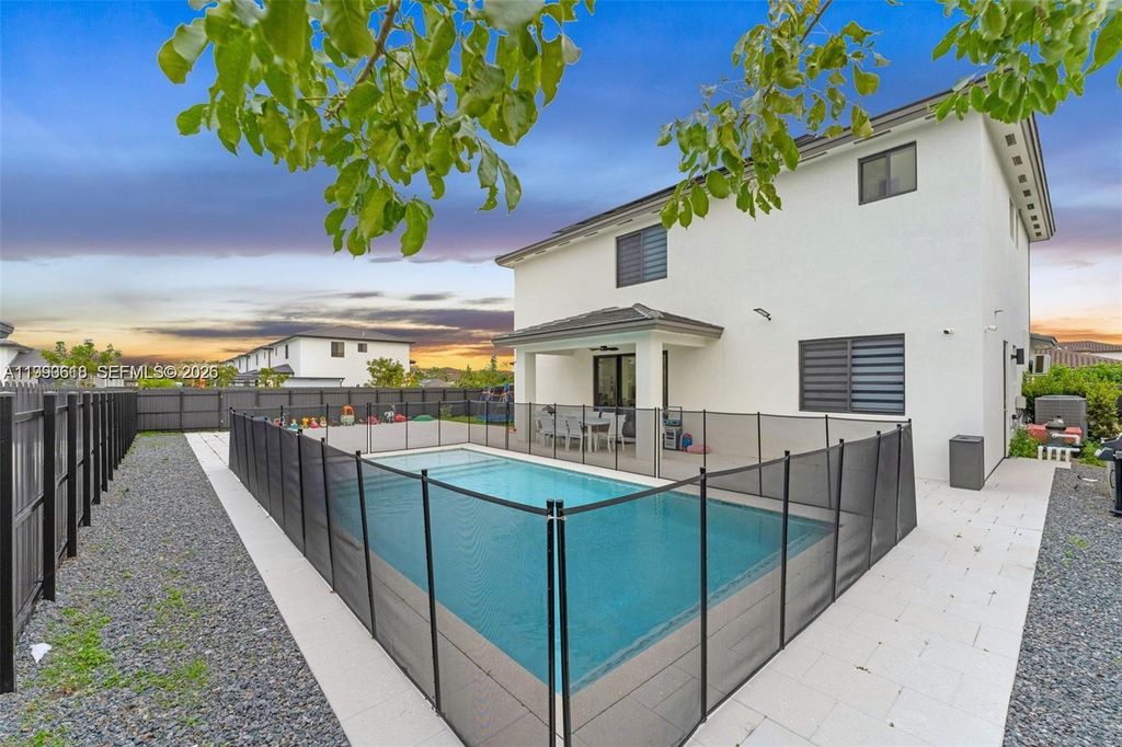 Image 36 of property listing at 22712 SW 129th Ave, Miami, FL 33170