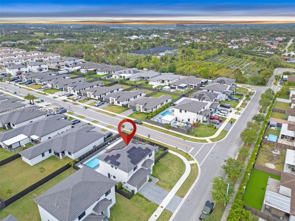 Image 40 of property listing at 22712 SW 129th Ave, Miami, FL 33170