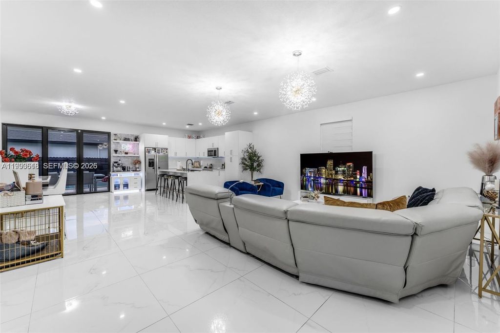 Image 5 of property listing at 22712 SW 129th Ave, Miami, FL 33170