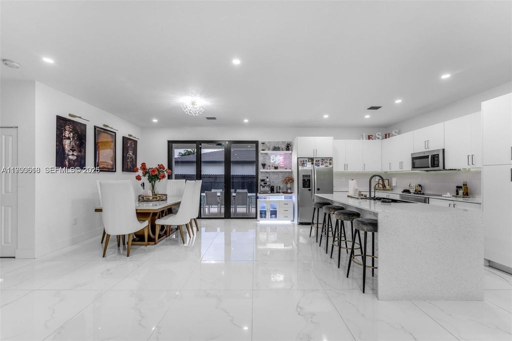 Image 7 of property listing at 22712 SW 129th Ave, Miami, FL 33170