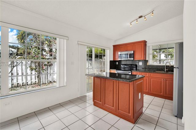 11321 SW 62nd Ln, Miami, FL 33173