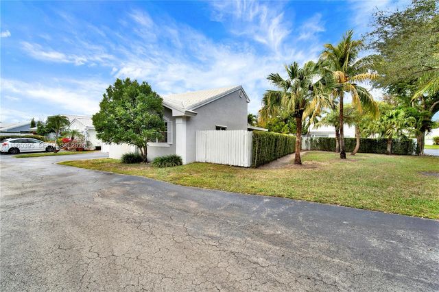 11321 SW 62nd Ln, Miami, FL 33173