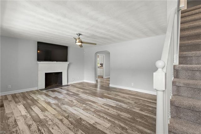 616 Elmhurst LN, Portsmouth, VA 23701
