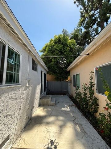 17730 Martha Street, Encino (los Angeles), CA 91316