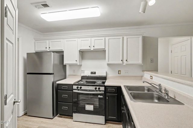 2950 Trailwood Pines Lane 104, Raleigh, NC 27603