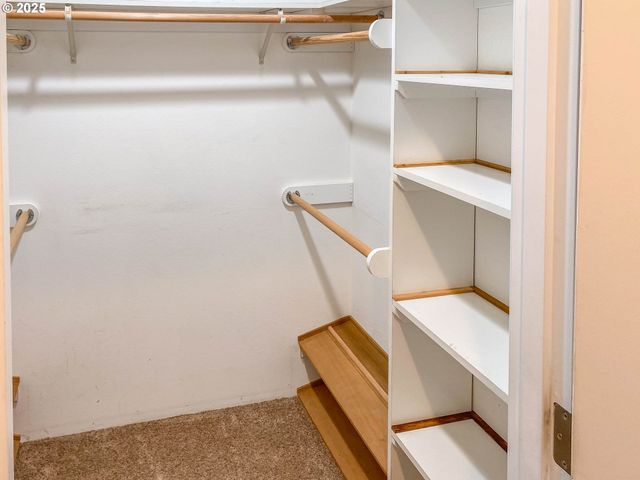 3133 Ne DOUGLAS Ave, Roseburg, OR 97470