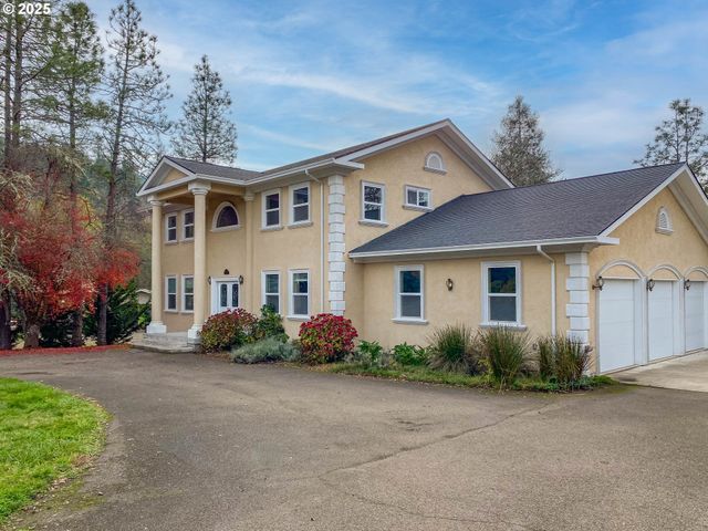 3133 Ne DOUGLAS Ave, Roseburg, OR 97470
