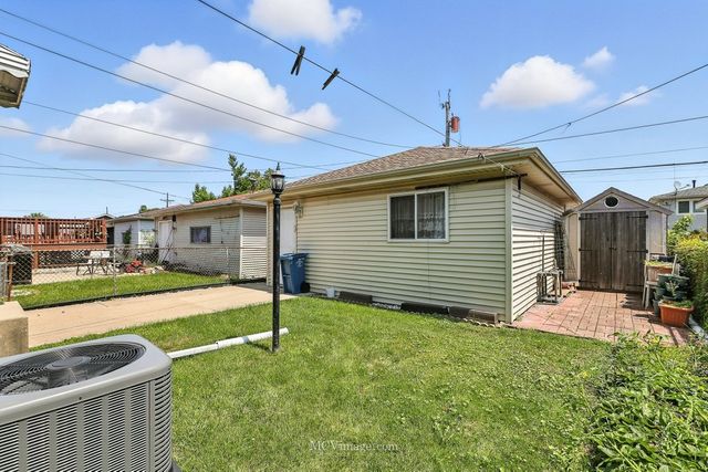 7811 Melvina Avenue, Burbank, IL 60459