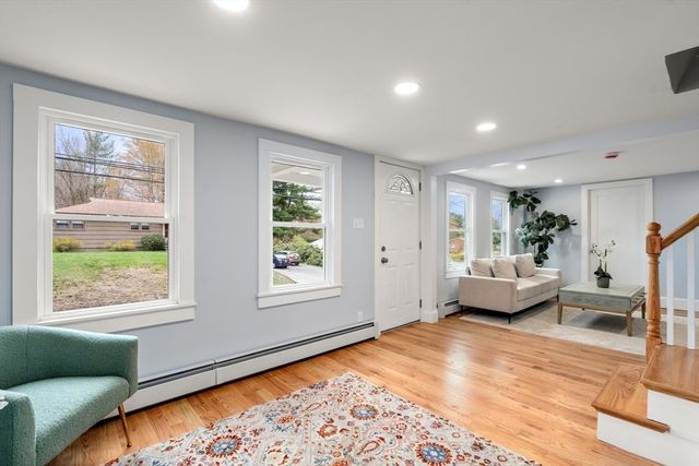 78 Pleasant St, Grafton, MA 01519