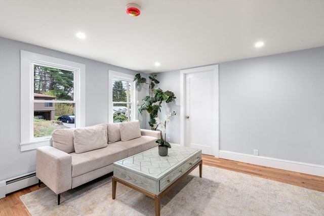 78 Pleasant St, Grafton, MA 01519