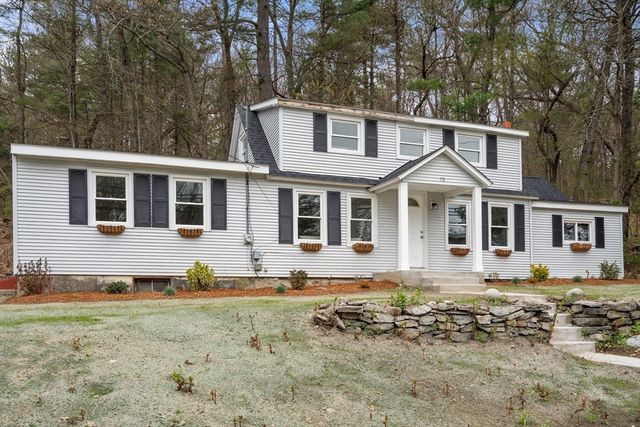 78 Pleasant St, Grafton, MA 01519