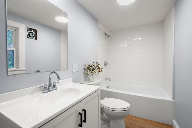 78 Pleasant St, Grafton, MA 01519