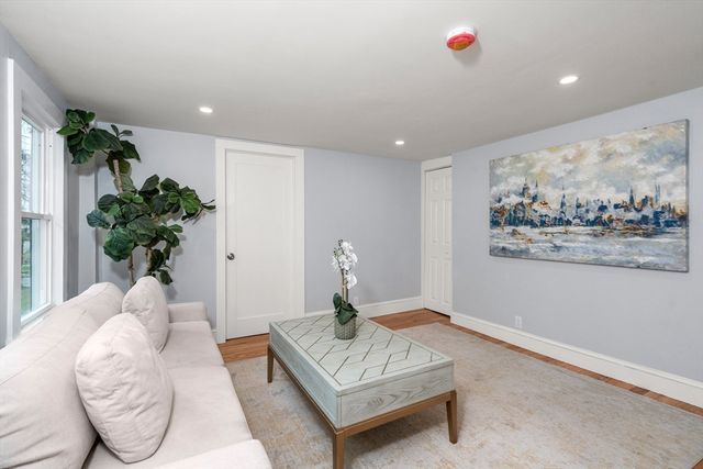 78 Pleasant St, Grafton, MA 01519