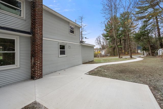 78 Pleasant St, Grafton, MA 01519