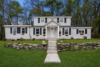 78 Pleasant St, Grafton, MA 01519