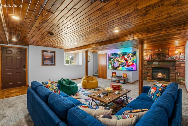 W6104 State Road 33, Juneau, WI 53039
