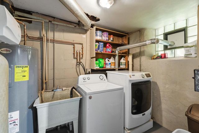 W6104 State Road 33, Juneau, WI 53039