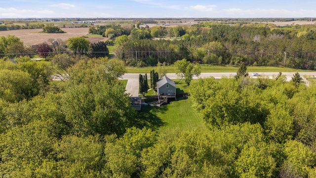 W6104 State Road 33, Juneau, WI 53039