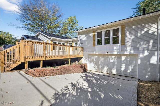 2185 Stahl Road, Akron, OH 44319