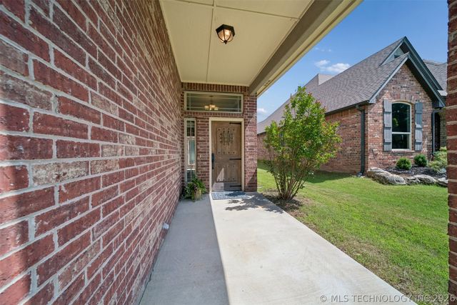 3404 Heritage Hills Parkway, Claremore, OK 74019