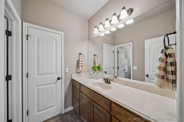 3404 Heritage Hills Parkway, Claremore, OK 74019