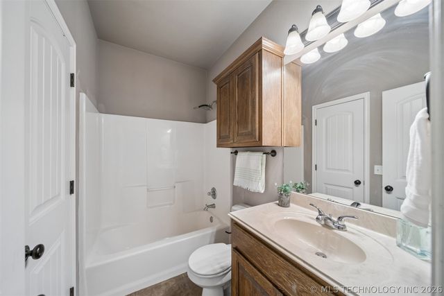 3404 Heritage Hills Parkway, Claremore, OK 74019