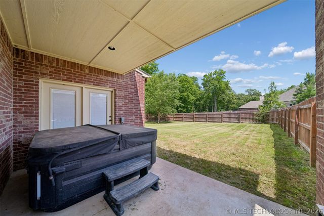 3404 Heritage Hills Parkway, Claremore, OK 74019