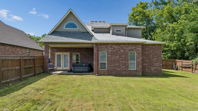 3404 Heritage Hills Parkway, Claremore, OK 74019